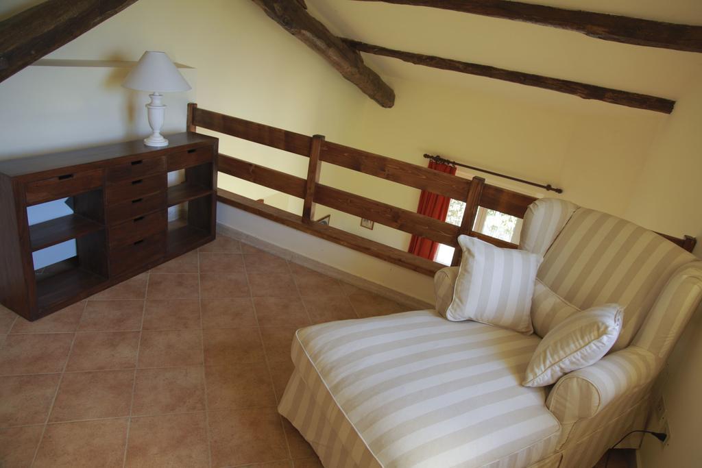 Casale Di Tormaggiore Villa And Country Suites ポメツィア エクステリア 写真