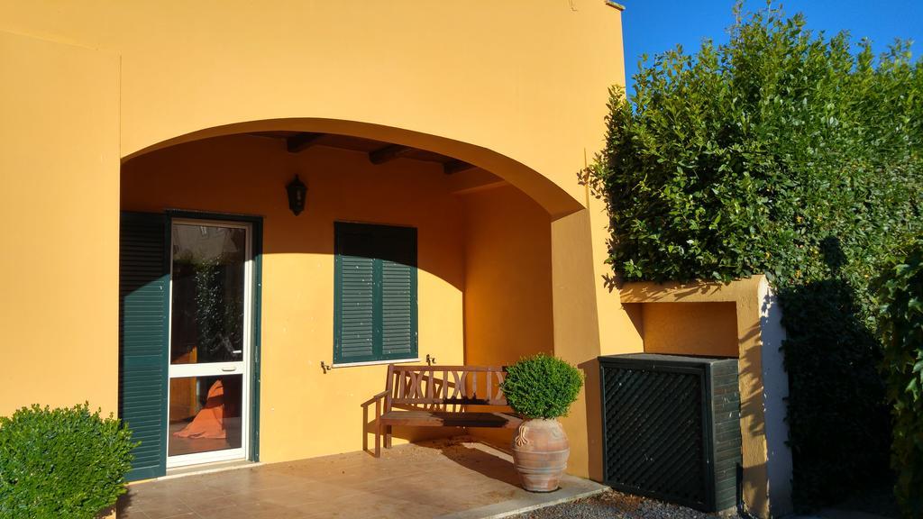 Casale Di Tormaggiore Villa And Country Suites ポメツィア エクステリア 写真